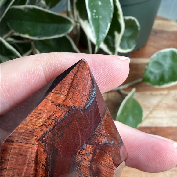 Red tigers eye tower - Picture 4 of 4